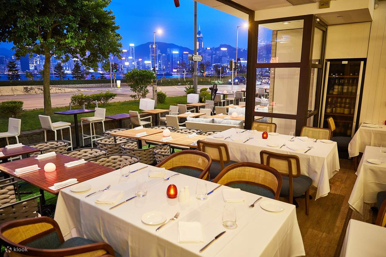 Spasso Italian Bar Restaurant Victoria Harbour view