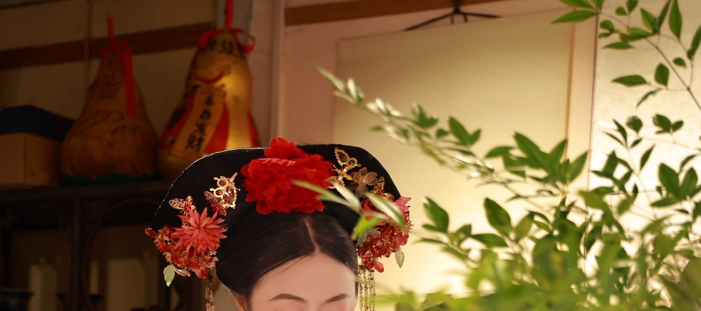 Trajes de la dinastía Qing y té de la tarde antiguo, fotografía de escena interior exclusiva y experiencia de caligrafía - Eatwith