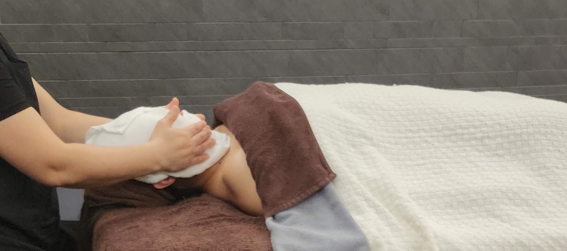 Побалуйте себя омолаживающей процедурой для лица в спа-салоне