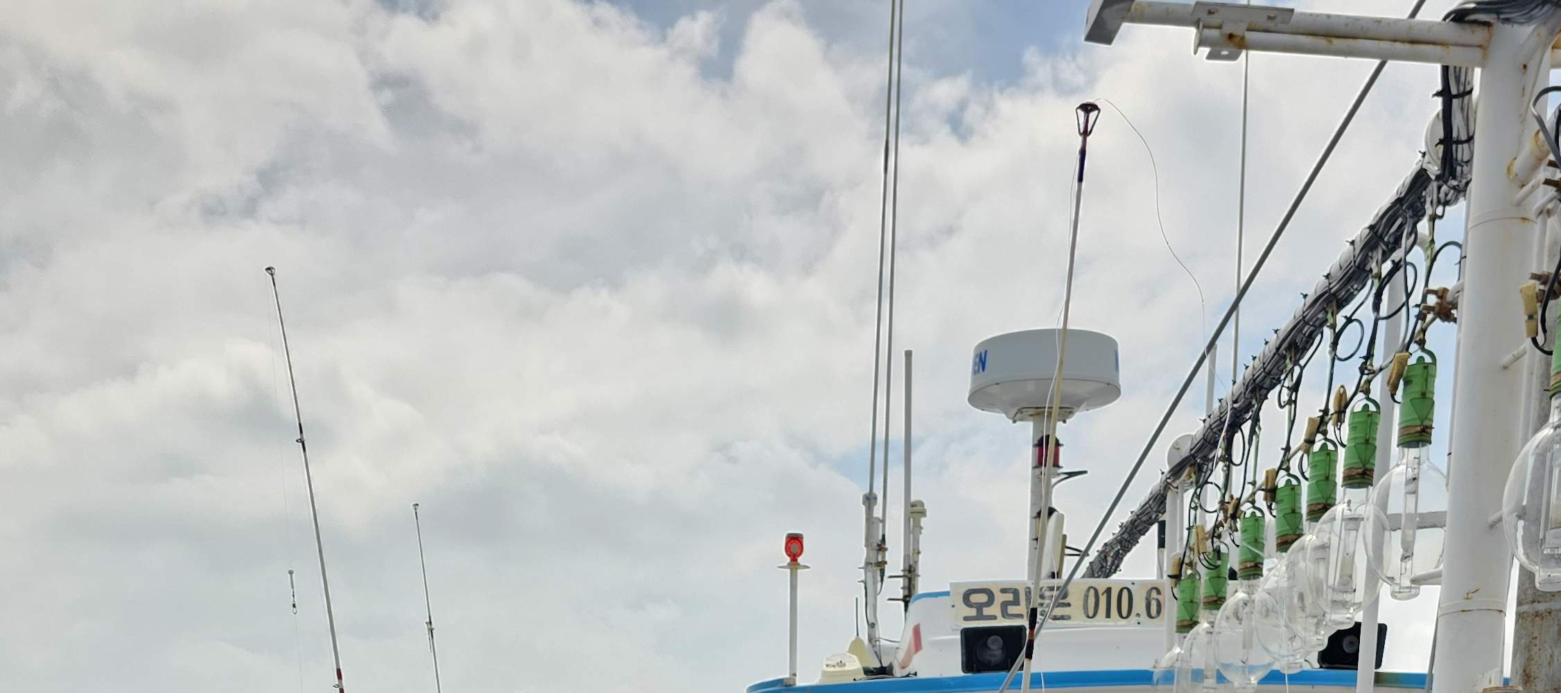 ทัวร์ตกปลาบนเรือในทะเลที่เชจูพร้อมอาหารกลางวัน