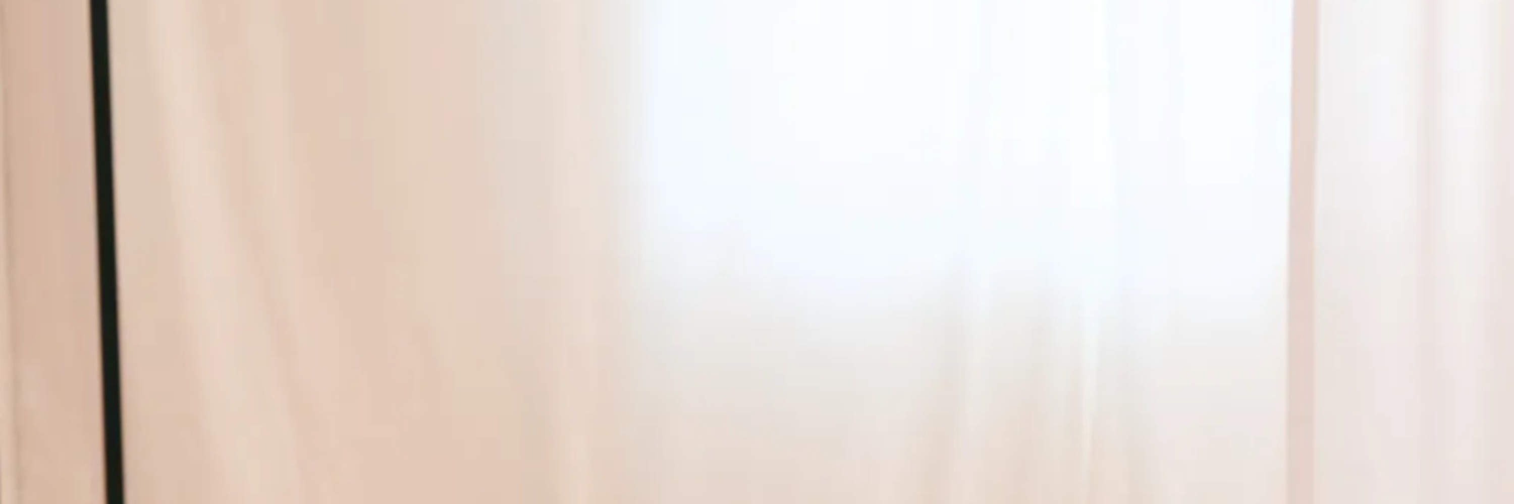 在您休憩的地方，祝福正在等待着您——感受萦绕在您身边的恩典与温暖。