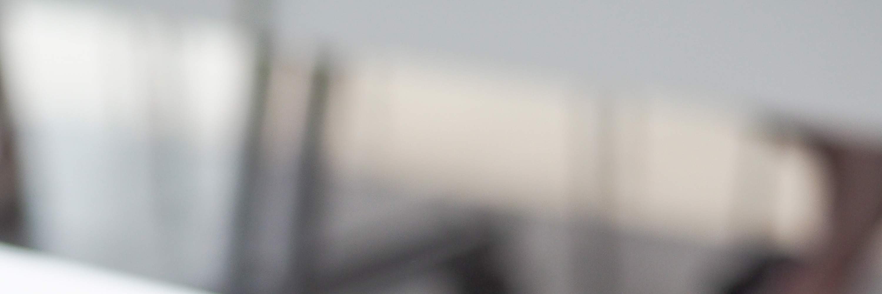 orang yang menyusun bunga