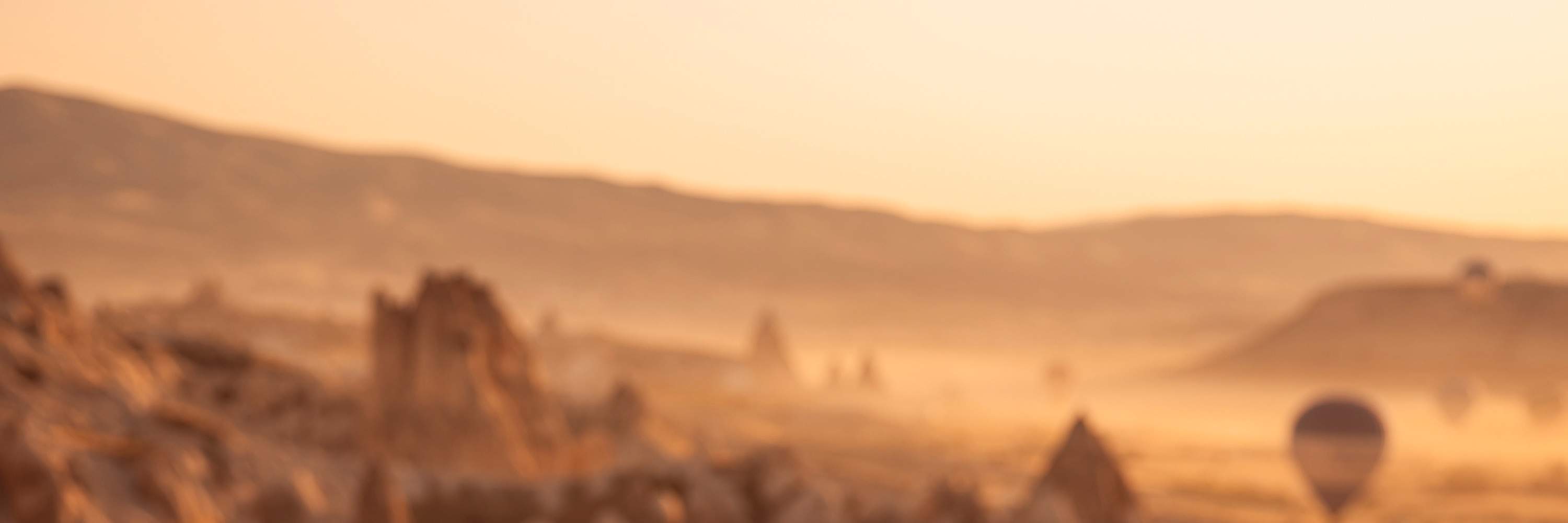 讓緞面襯托你的自信，展現完美無瑕的迷人風采