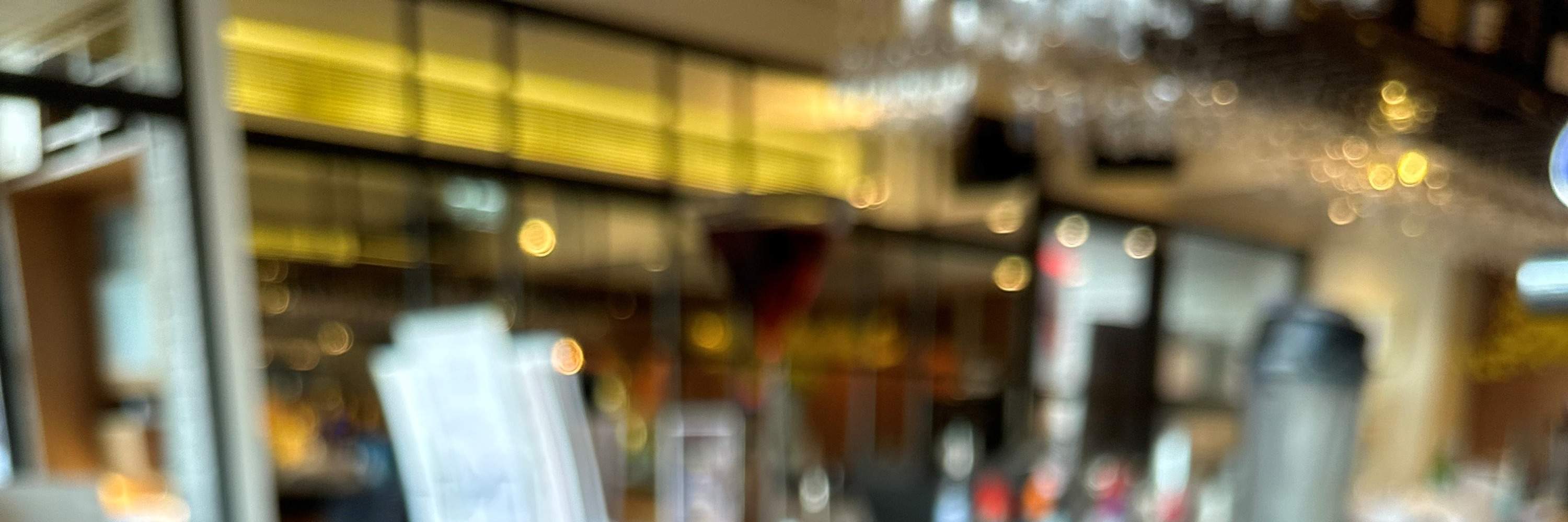 GIỜ HẠNH PHÚC Cocktail & Set Hàu Pháp