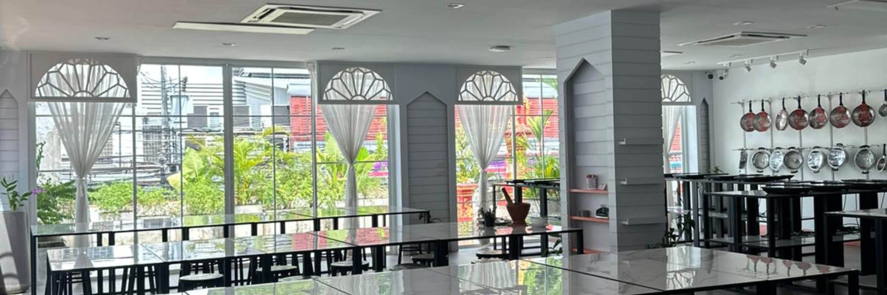 Kelas Memasak Thailand Otentik di SBG Cooking di Phuket, Patong