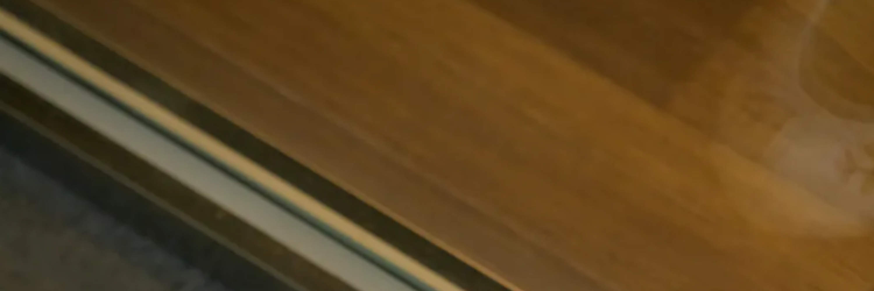 在韩国，我们常说“愿你只走在鲜花铺满的道路上”，以此祝愿人们的生活充满幸福和好运。
对于每一位穿着“花鞋”来访的客人，我们衷心希望您的旅程也同样美好。