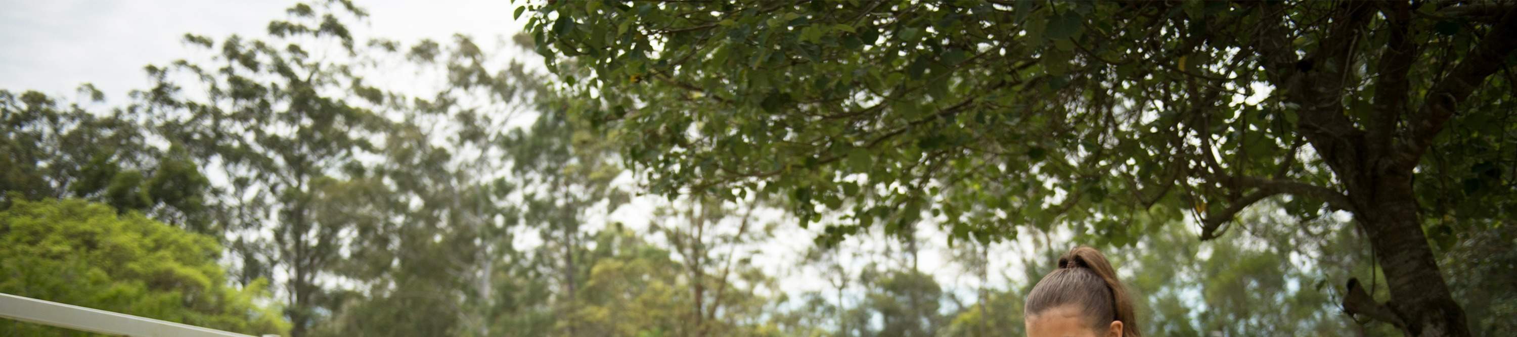 Посетите питомник, чтобы увидеть пушистых цыплят. Отличное место для веселой семейной прогулки