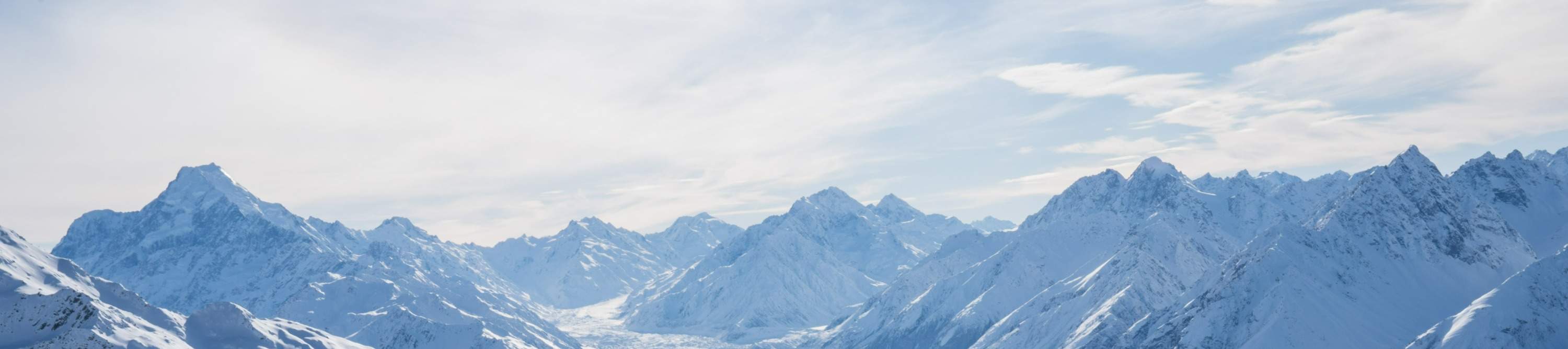ภาพมุมสูงของทะเลสาบธารน้ำแข็งแทสมัน