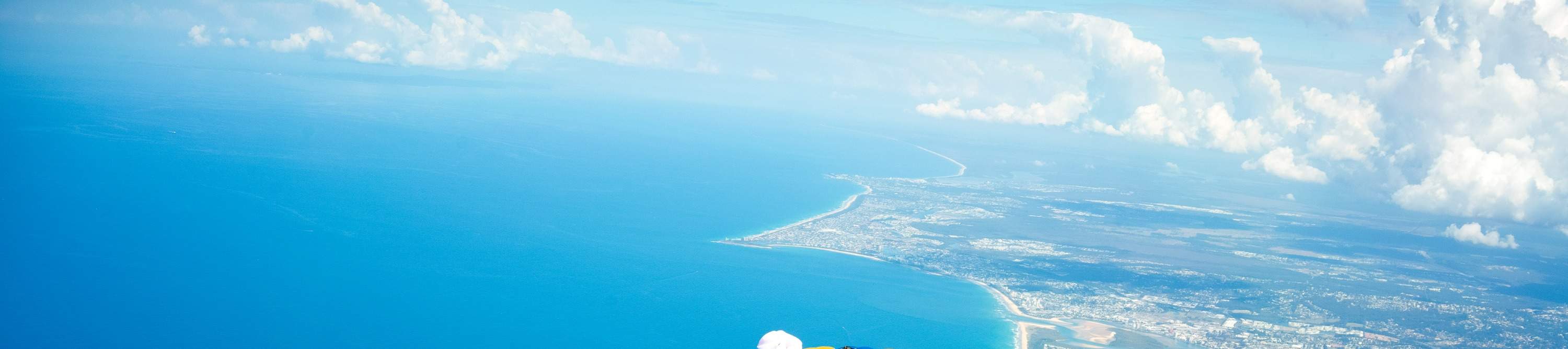 Vivez l'expérience exaltante du parachutisme avec des instructeurs experts à Noosa