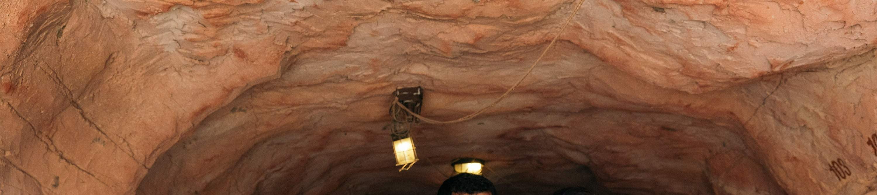 Откройте для себя секреты добычи опалов, красочное путешествие в мир драгоценных камней Австралии