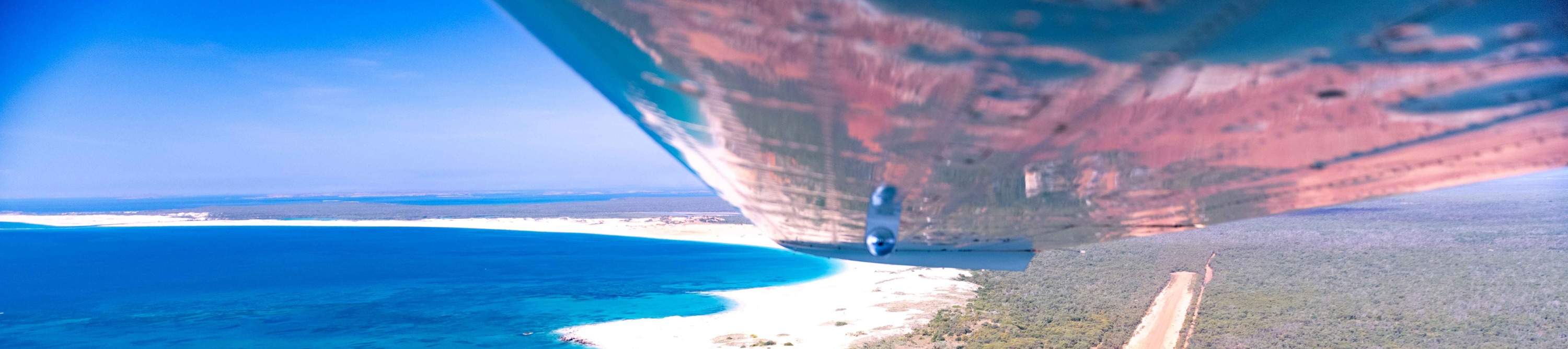 布魯姆和金伯利飛行之旅，含水平瀑布