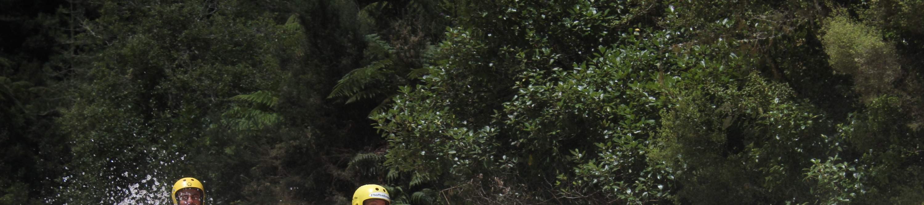 Chèo thuyền vượt thác trên sông Rangitaiki