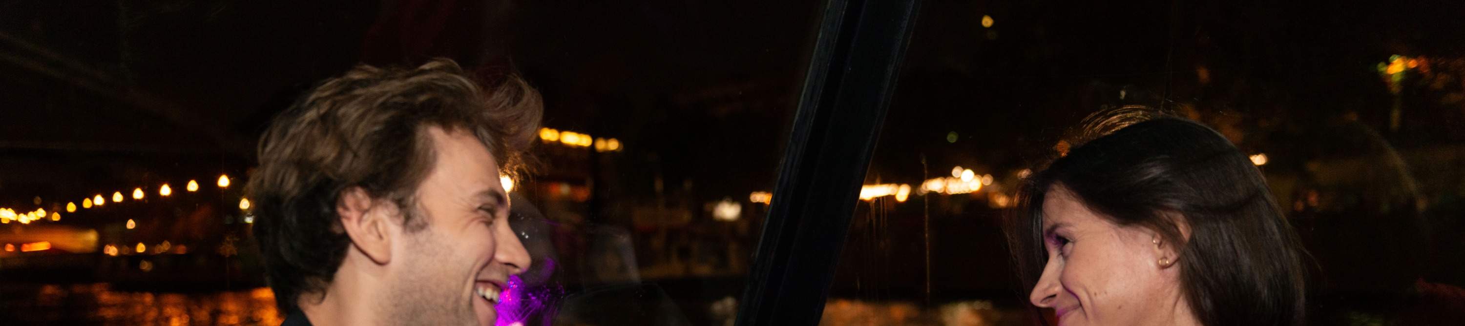 Moulin Rouge-Show mit Abendessen und Stadtrundfahrt im Bus in Paris