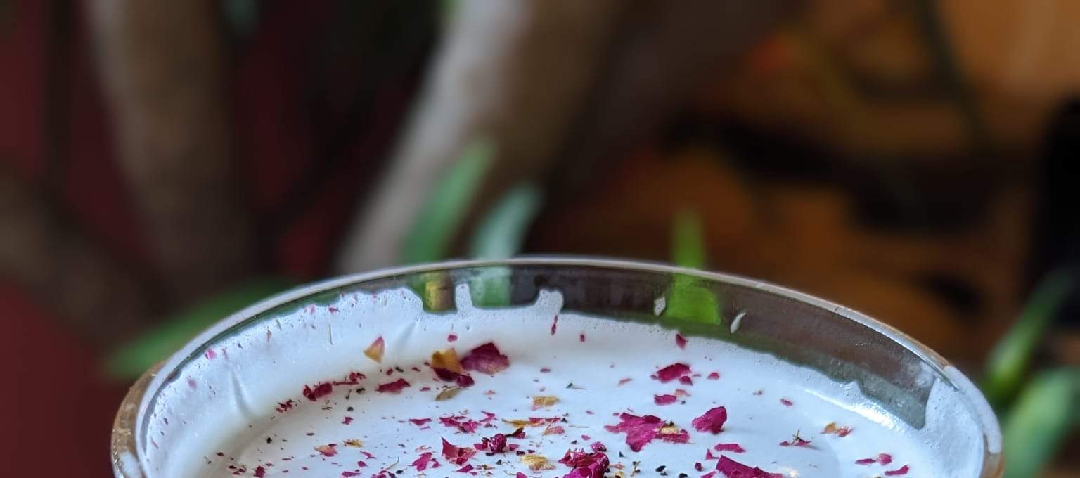 Koktail dengan campuran bunga