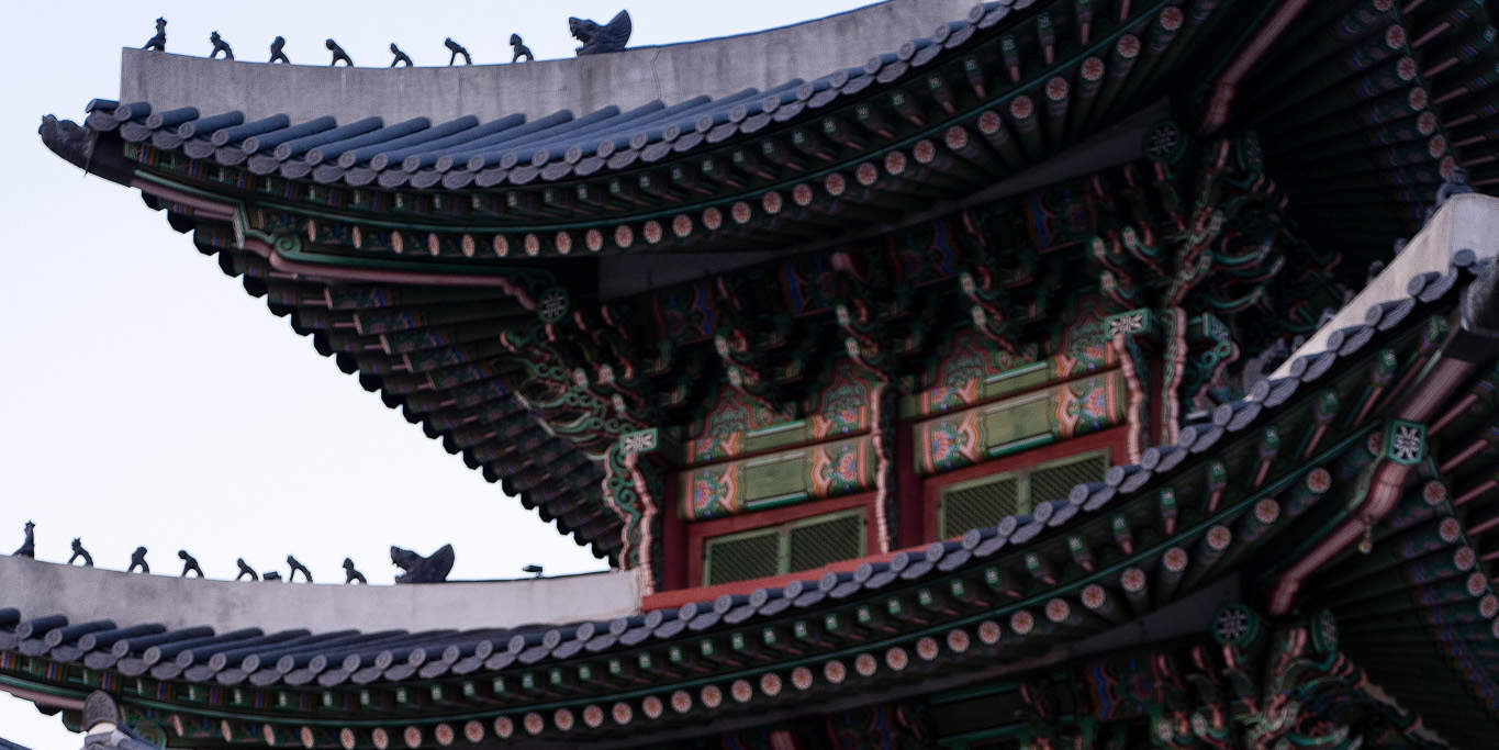 Experiencia Hanbok en el Palacio Gyeongbokgung: la Corea tradicional capturada con elegancia.