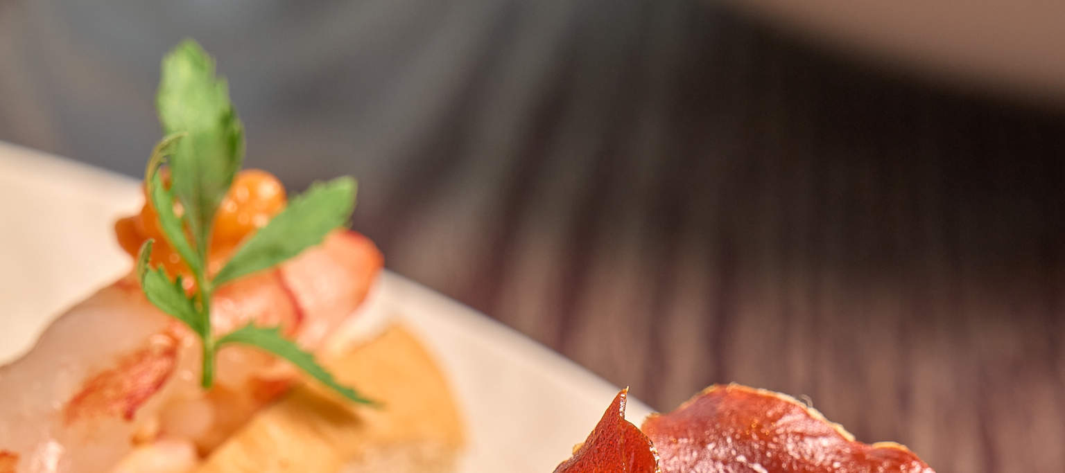 Set per il tè pomeridiano al Peacock Alley del Waldorf Astoria Bangkok