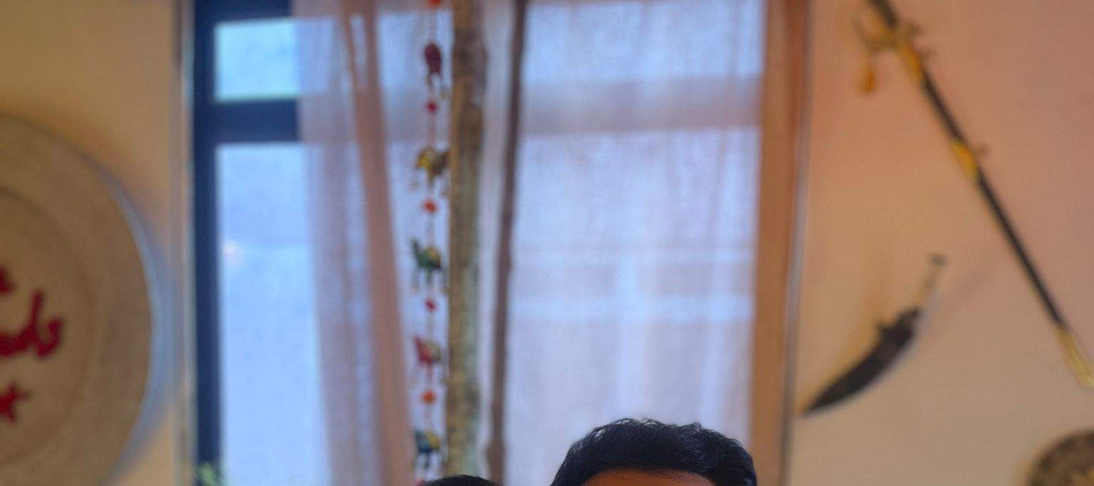 pasangan menikmati koktail