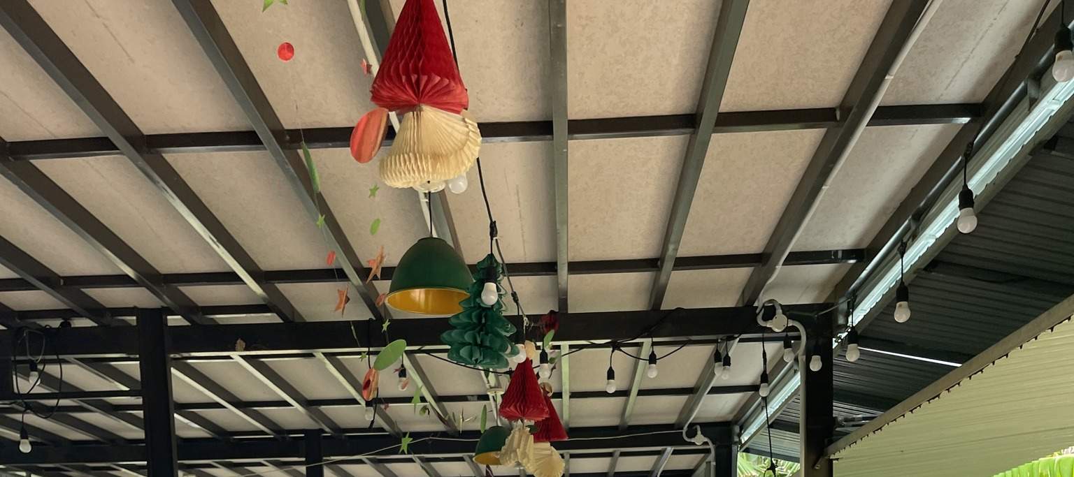 Goditi un pranzo barbecue dopo un viaggio interessante