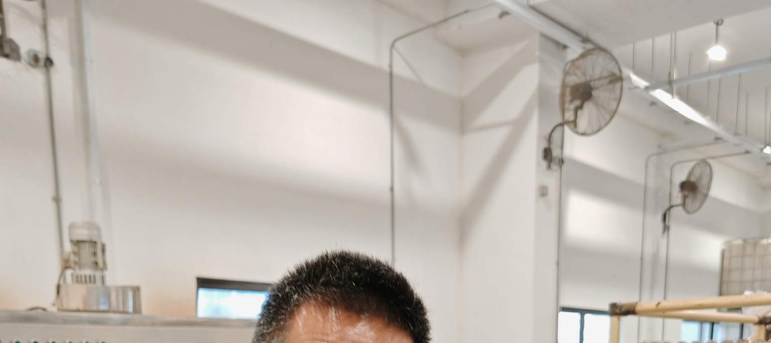 Thực hành cùng thiên nhiên! Người tham gia sẽ thích thú khi được cầm ấu trùng BSF sống và khám phá thế giới hấp dẫn của chúng.