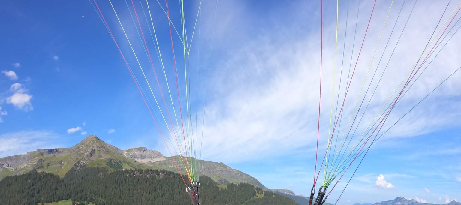 Penerbangan Tandem Paragliding Mürren - Lauterbrunnen