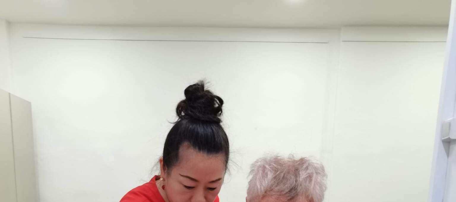 giáo viên hướng dẫn học sinh