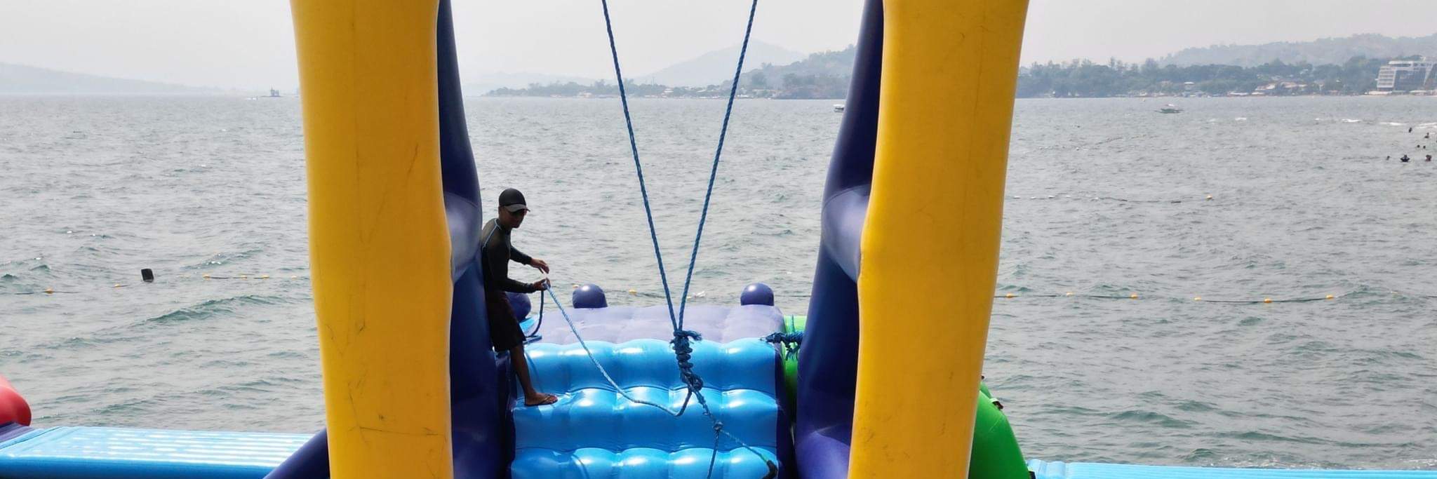 Der aufblasbare Abenteuerspielplatz der Floater