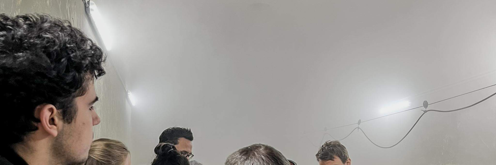 Người tham gia nếm thử nấm Züripilz mới chế biến.