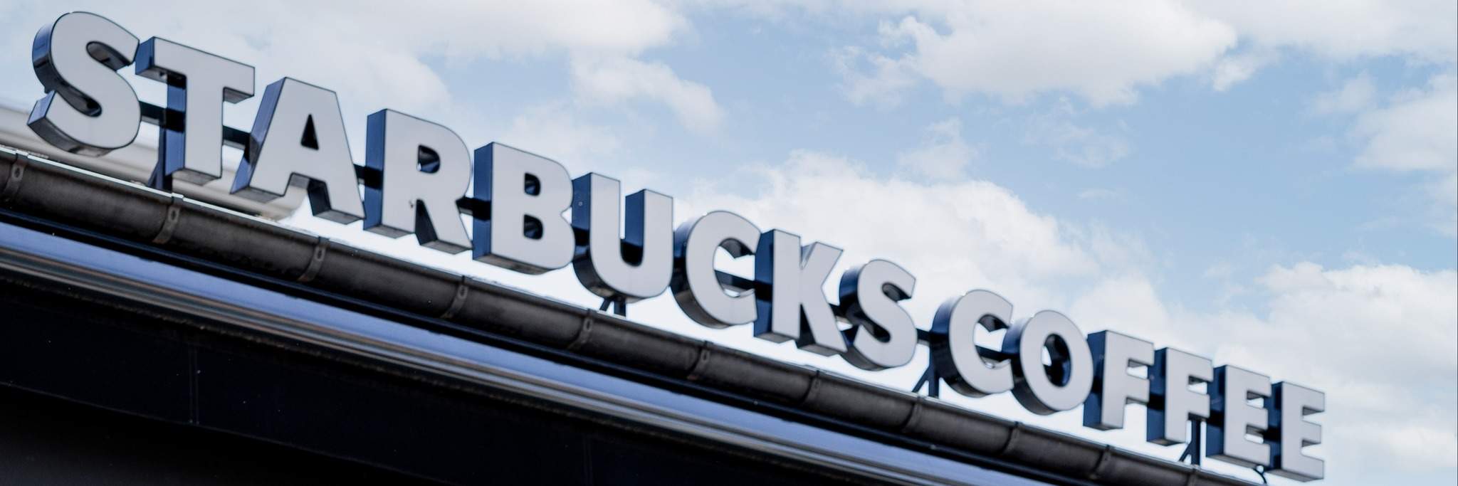 Roermond Designer Outlet Parcheggio Gratuito + ulteriore 10% di sconto + voucher Starbucks