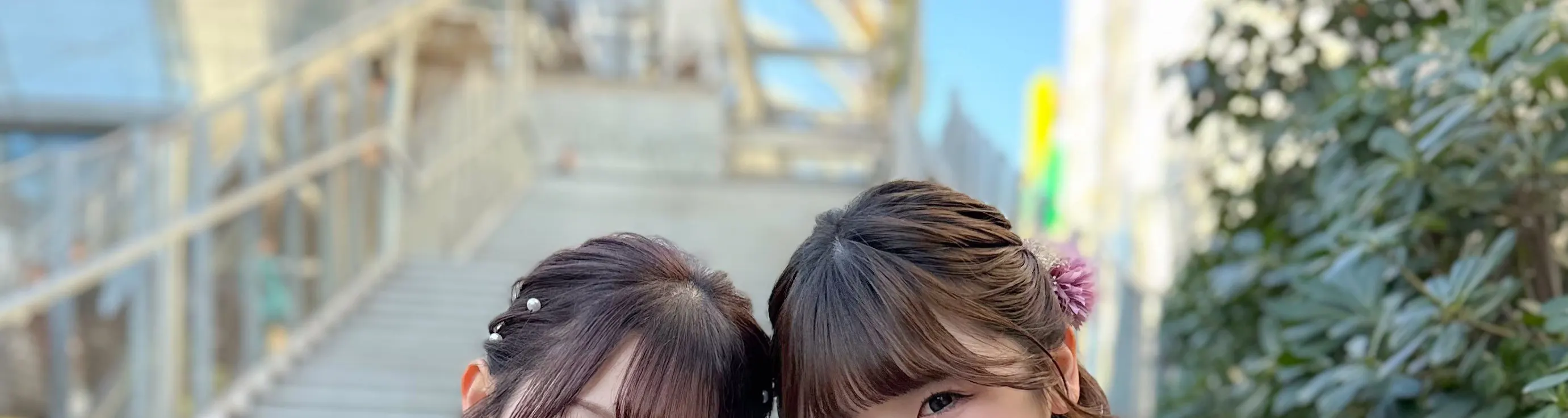 此款式可选择复古摩登或复古高级款。如需照片中的全套搭配，请洽询工作人员，我们提供多种选择。此外，我们还有毛皮制品和羊毛二趾袜，让您穿得暖暖的。