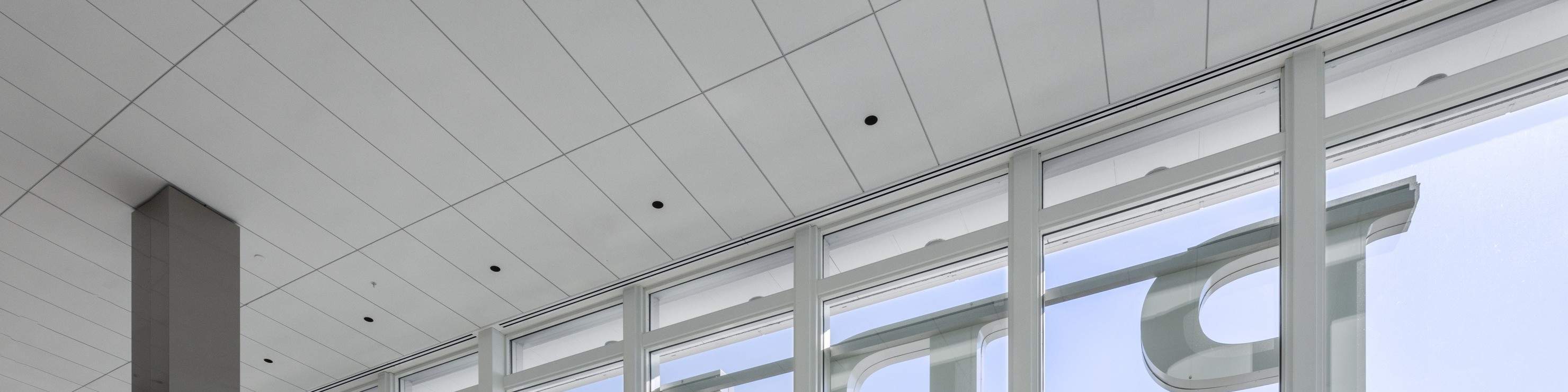 Genießen Sie einen atemberaubenden Panoramablick auf Boston vom 52. Stock des Prudential Tower im View Boston.