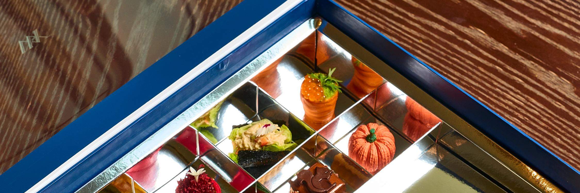 방콕 피콕 앨리 애프터눈 티 세트 by Waldorf Astoria