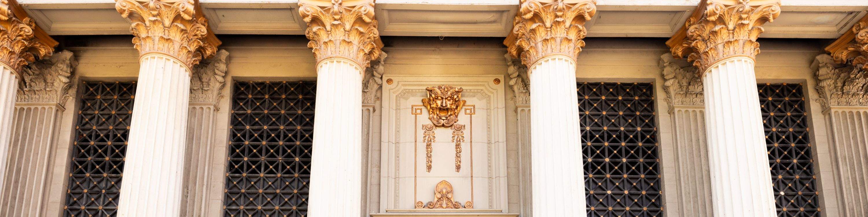 在華納兄弟工作室，體驗好萊塢經典電影和電視劇的道具和場景，感受好萊塢歷史的魅力。