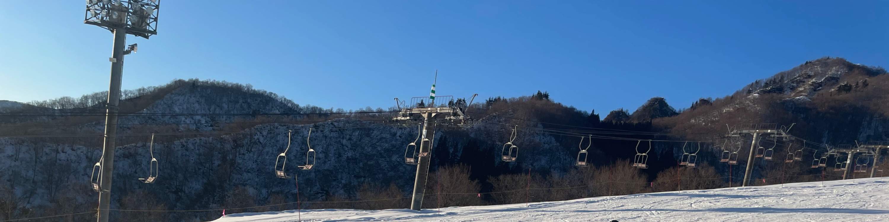 少人数クラスの指導、経験と資格を持つプロのコーチが雪道を制覇するお手伝いをします。