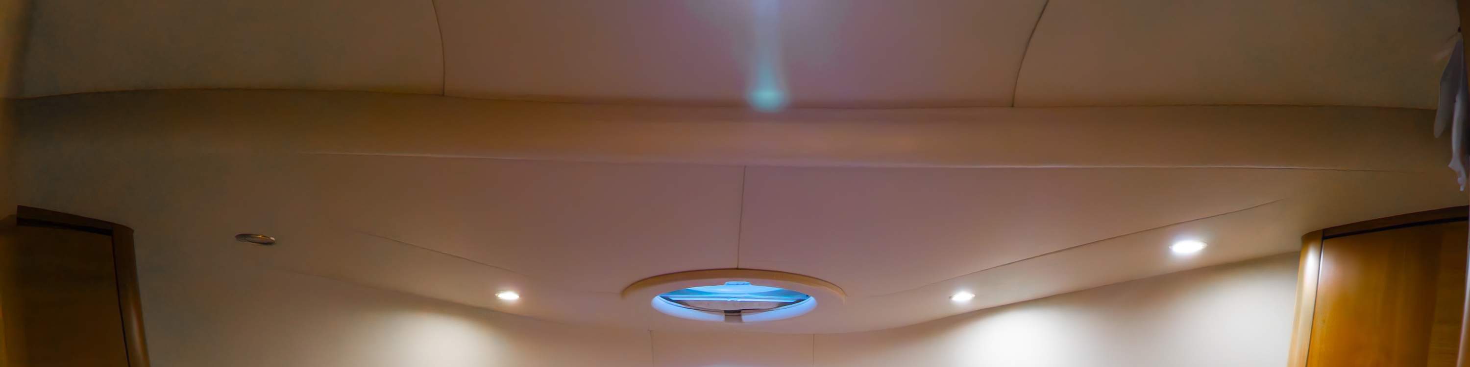 貸切プレミアムヨットチャーター ゼンシー3号（シンガポール / Zenithyachtcharters提供）