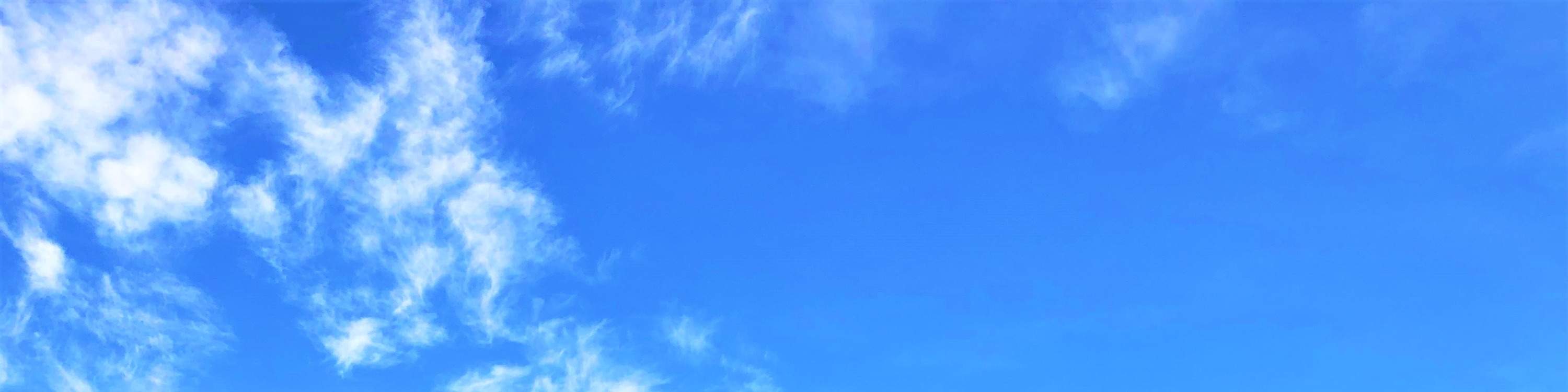 Catamarán con actividades acuáticas