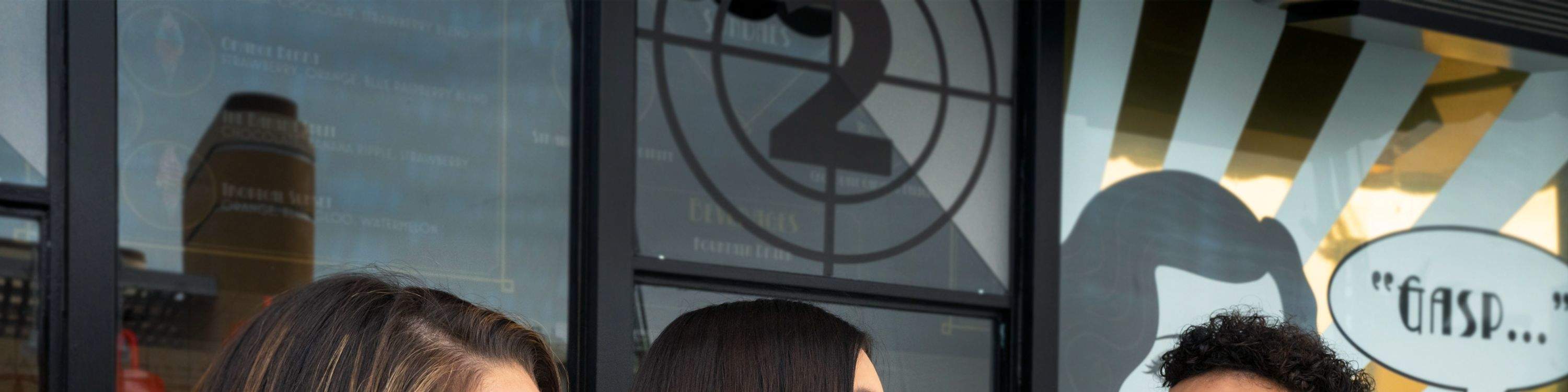 Билеты в Universal Studios Hollywood - побалуйте себя вкусными сладостями в качестве заслуженной награды за захватывающий день в Universal Studios Hollywood.