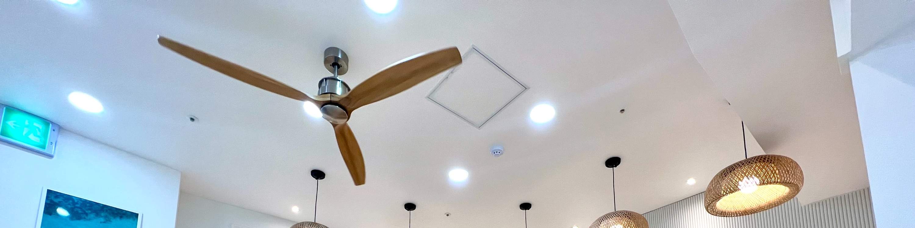 Bahagian dalam kedai urut