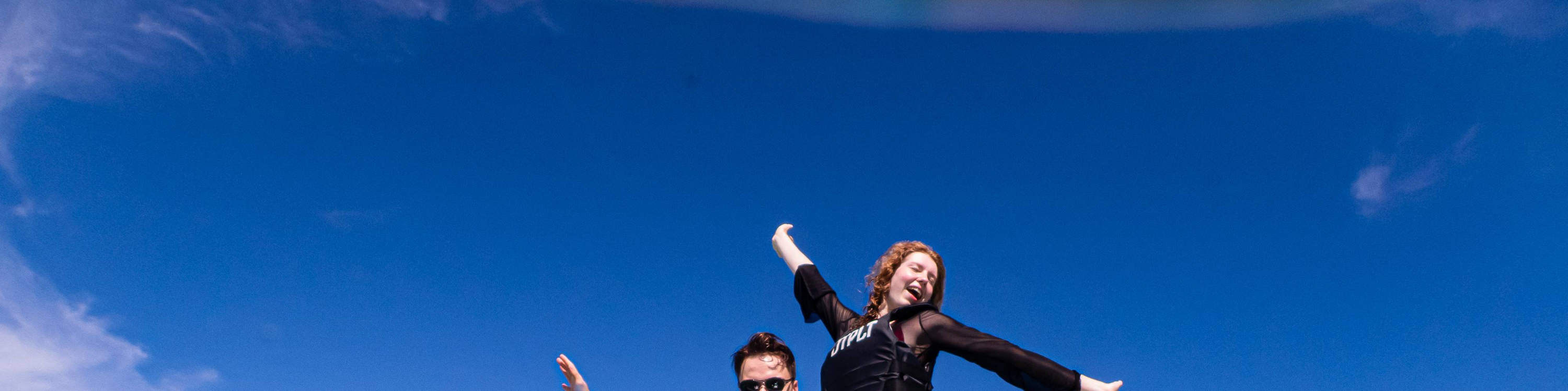 在海上自由馳騁！