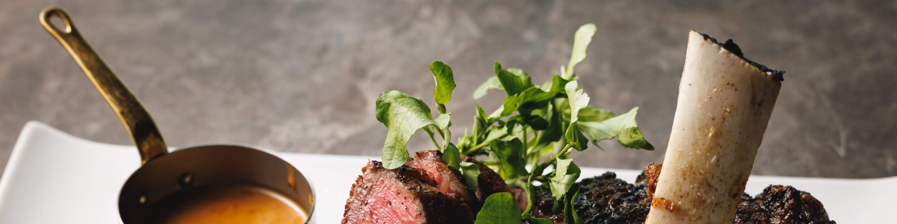 Prime42 Steak House - โตเกียว ชิมบาชิ