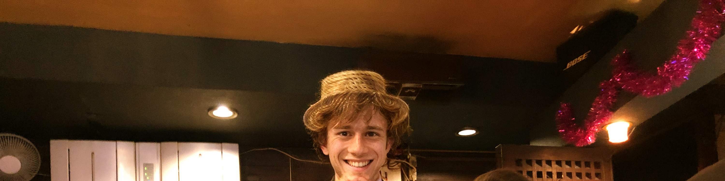 คุณแม่เจ้าของร้านสแน็คบาร์