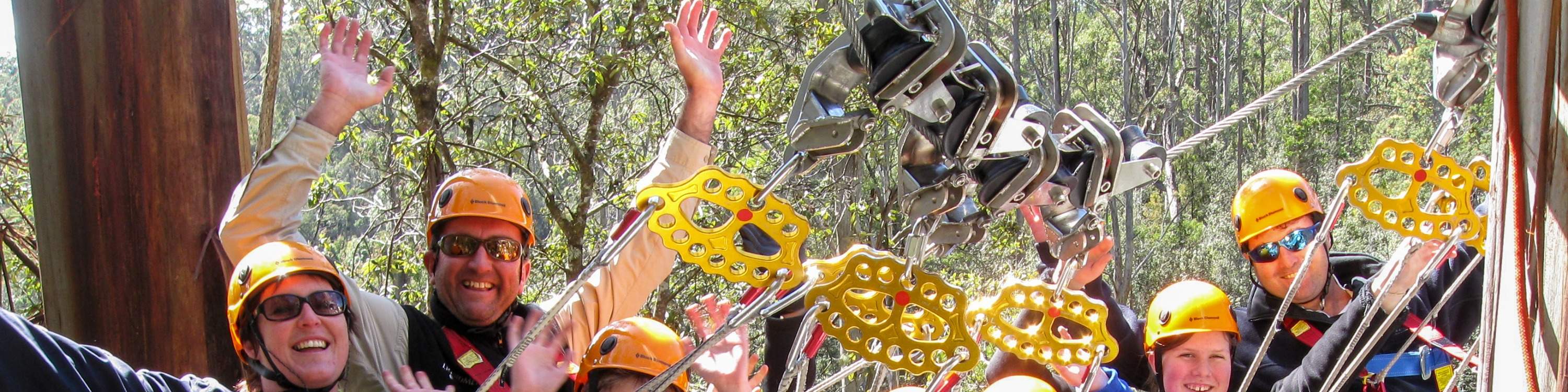 Cùng gia đình đu dây zipline