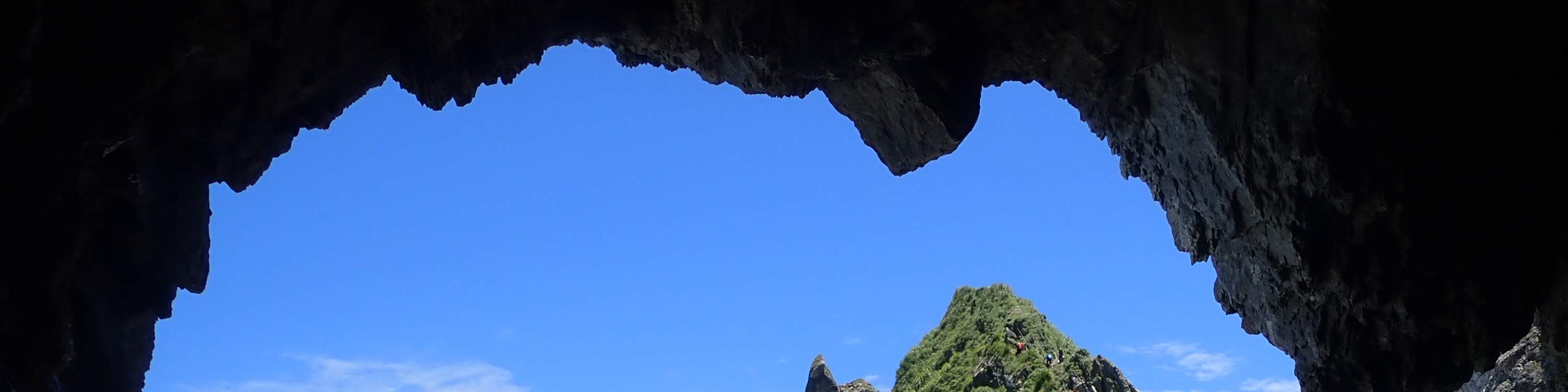 宜兰独木舟｜东澳湾乌岩角海蚀洞独木舟体验