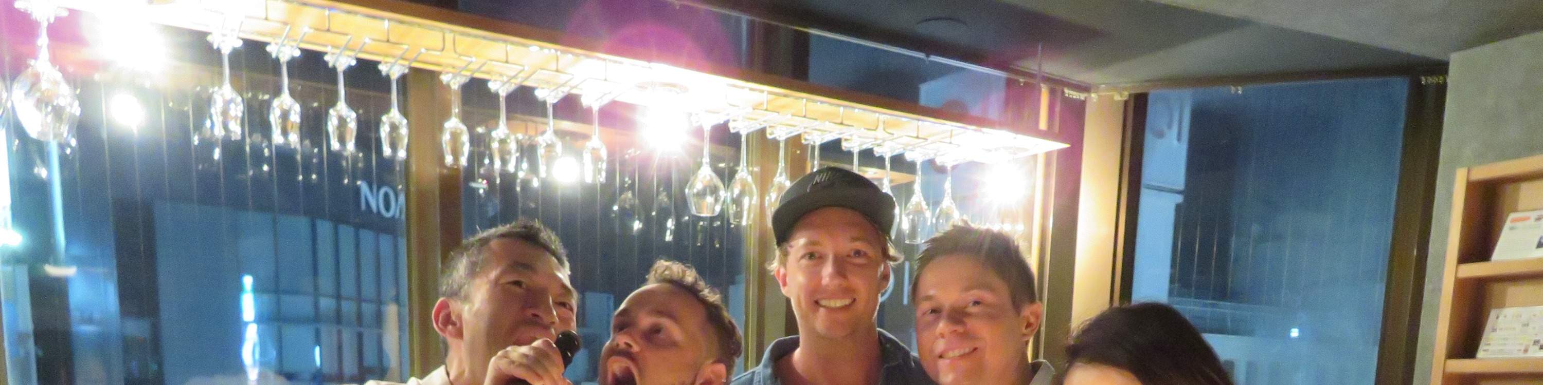 Tour nocturno de bares en Shinjuku, Tokio