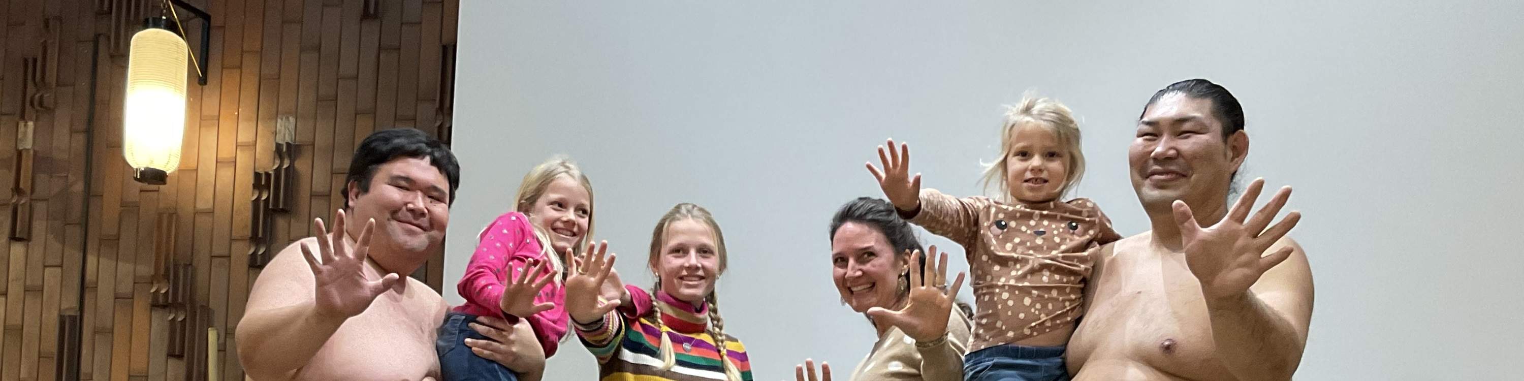 กิจกรรมเรียนรู้เกี่ยวกับซูโม่และทานหม้อไฟจังโกะมื้อเย็นในโตเกียว