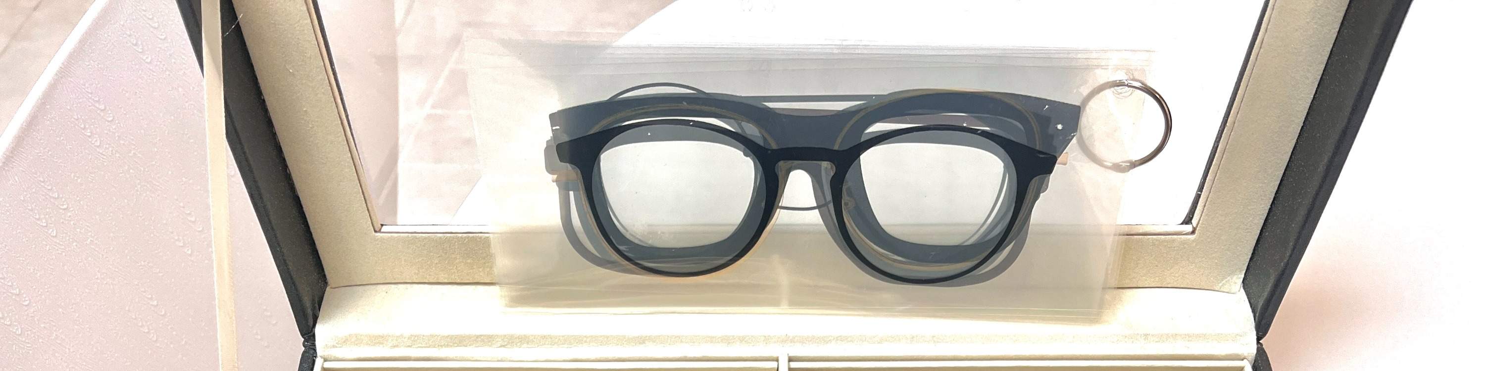 In base alla forma del tuo viso, ti consiglieremo la forma e la dimensione migliori per occhiali da vista e da sole!