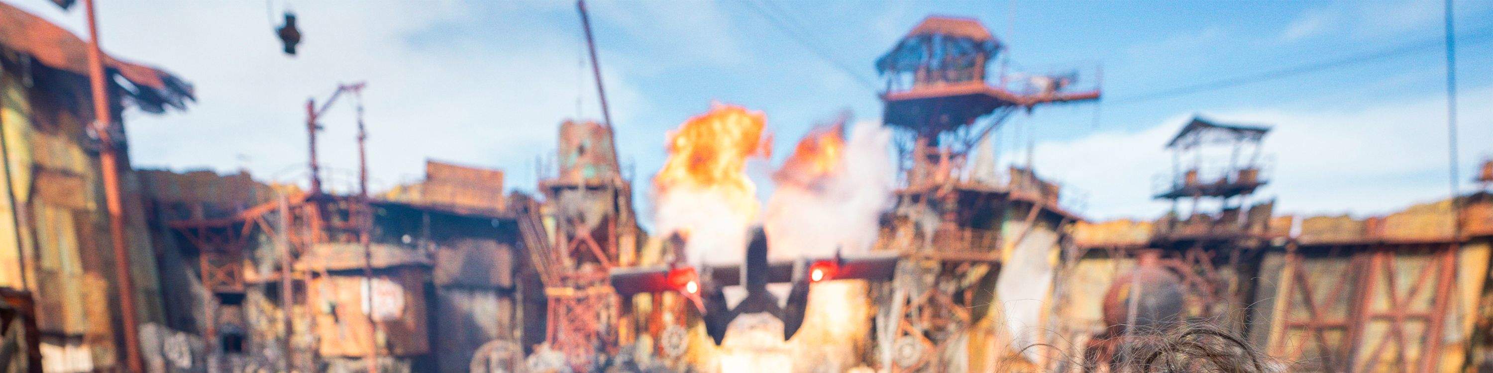 Билеты в Universal Studios Hollywood — займите места в первом ряду на высокооктановом каскадерском шоу WaterWorld.