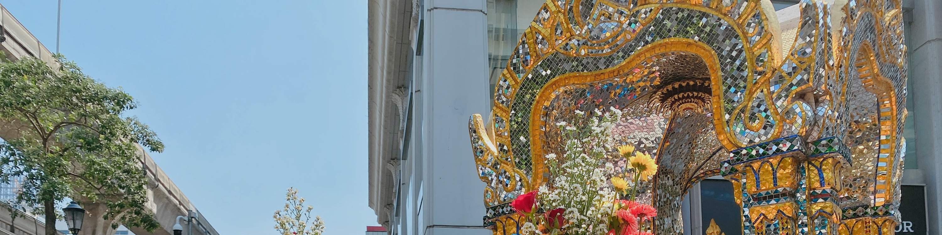 Servicio en línea para pedir un deseo u ofrenda votiva en el Santuario Erawan de Bangkok