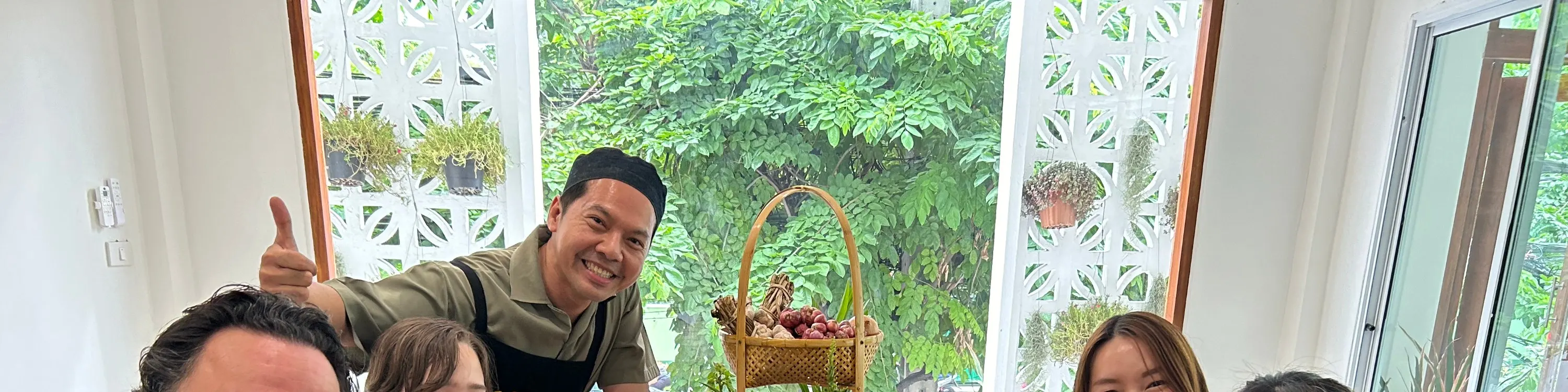 Arun 泰式烹饪课程，含市集导览和嘟嘟车之旅