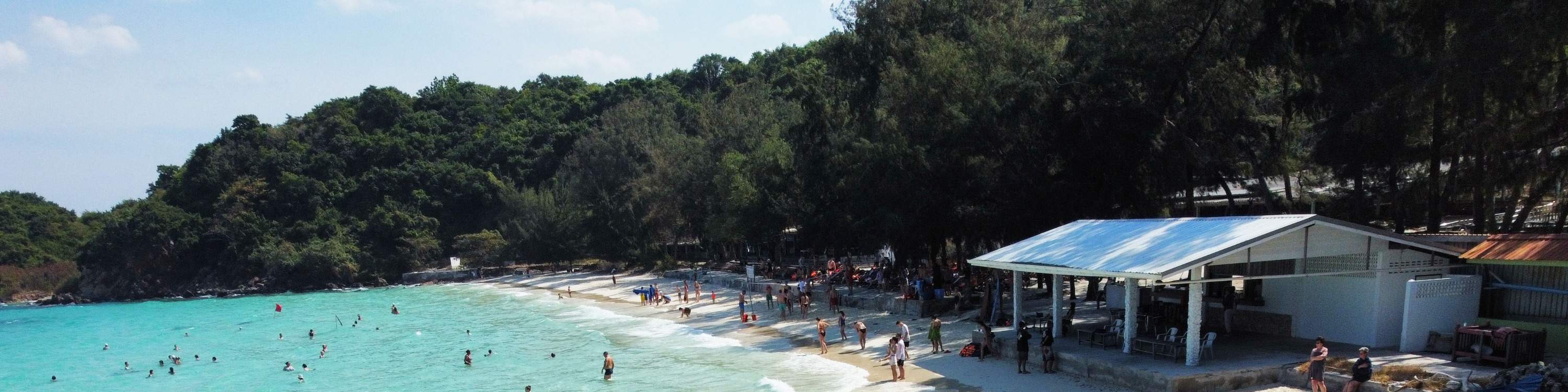 在 Koh Larn 的快艇