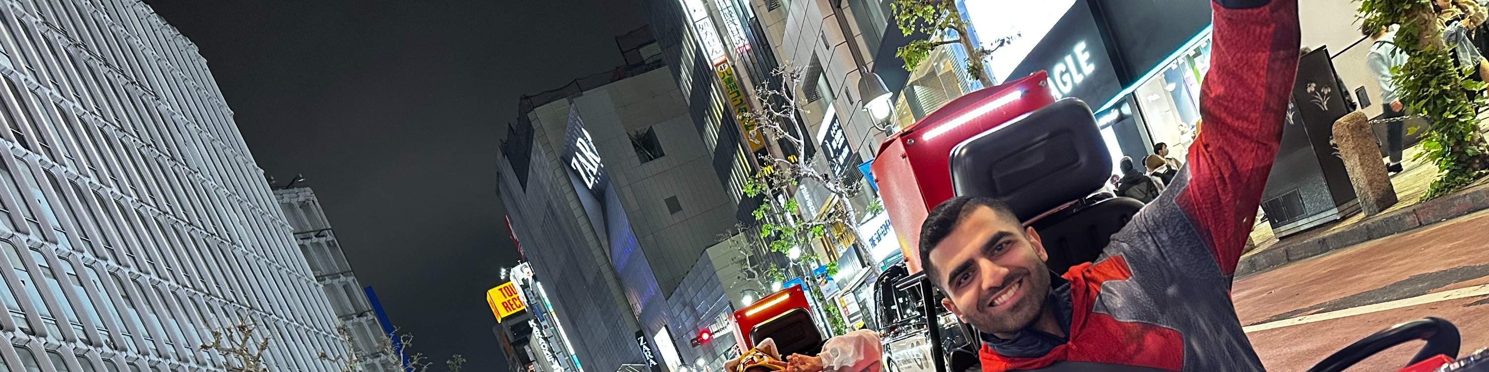 駕車穿過世界聞名的澀谷十字路口